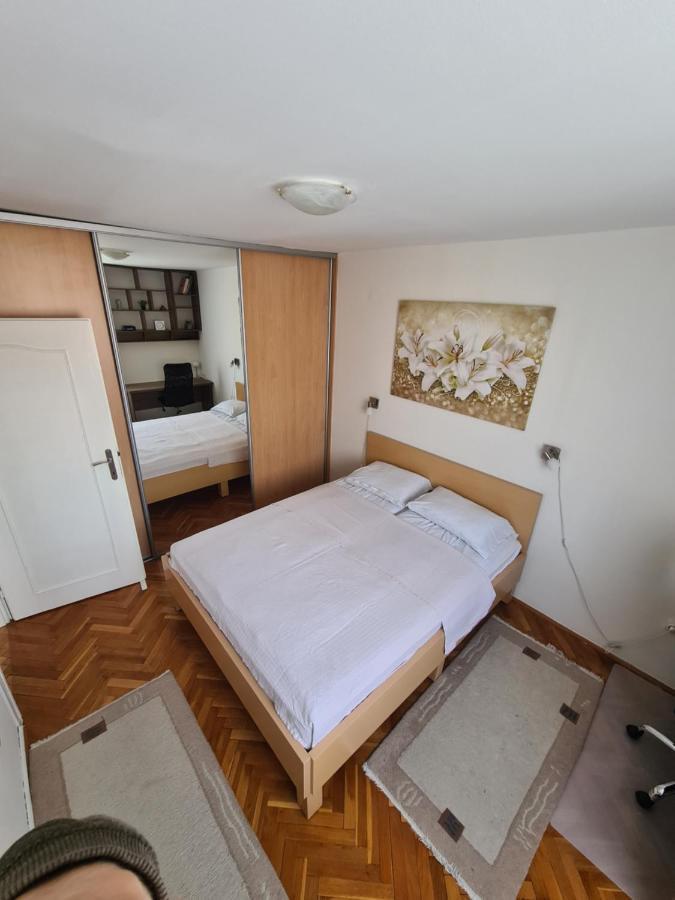 Walnut Apartment - Private Garage Sarajevo Exteriör bild